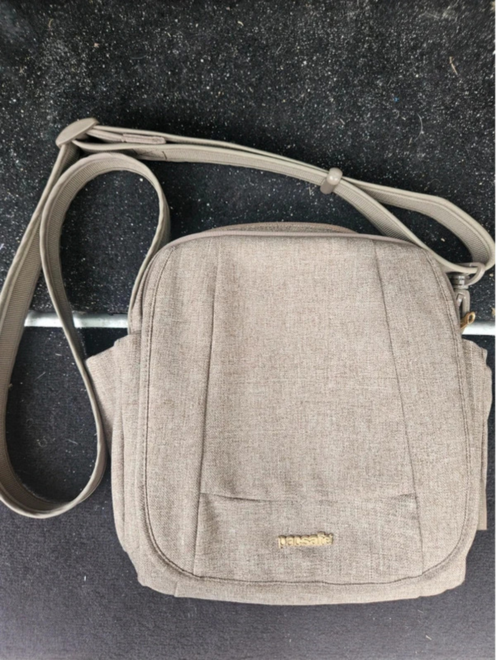 Pacsafe Metrosafe 200 GII Anti-Theft RFID Safe Crossbody Shoulder Travel Bag